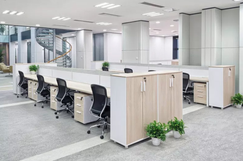 Office-Furniture-&-Desks